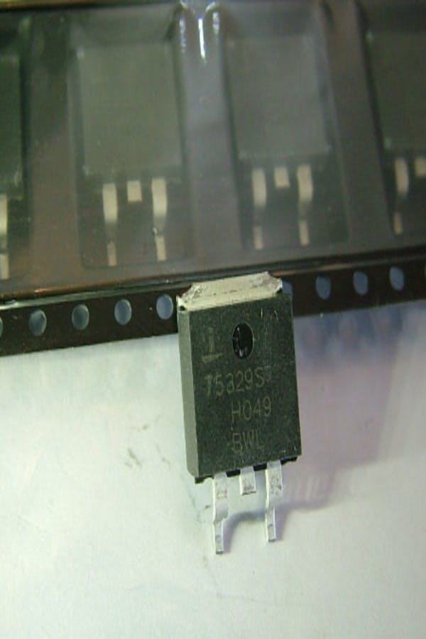 HUF75329S3ST MOS,N-CH,49A,55V,D2PAK,128W,Intersil,T/R,REEL:800X,DC:00,Malaysia Mosfets-SMD Mosfet-SMD-D2PAK