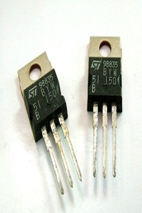 BYW51-150B FAST DIODE,20A (2x10A),150V,35nS,TO220,3PIN,C.C,ST Diodes-Rectifier Diode-TO220